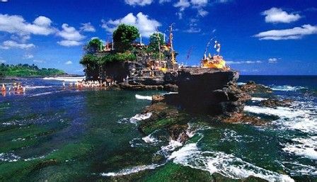 海神庙:海神庙是巴厘岛最重要的海边庙宇之一,始建于16世纪,祭祀海神